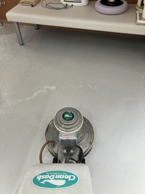 品川区にある大きな病院さんの床洗浄ワックスとカーペット洗浄サムネイル